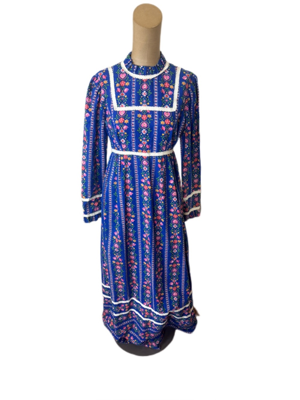 Vintage 1960s/1970s Handmade Blue Floral Long Sleeve Dress Size Medium
